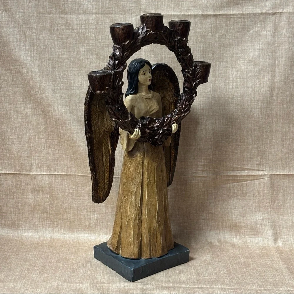 Angel With Wings Holding Wreath Candleholder 16